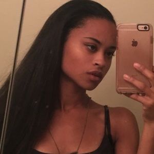 Meet your Posher, Kaylen